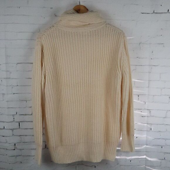 TULIP B WINTER WHITE LONG SLEEVE COWL NECK TUNIC SWEATER WITH NOTCH HEM DETAIL - Picture 8 of 10